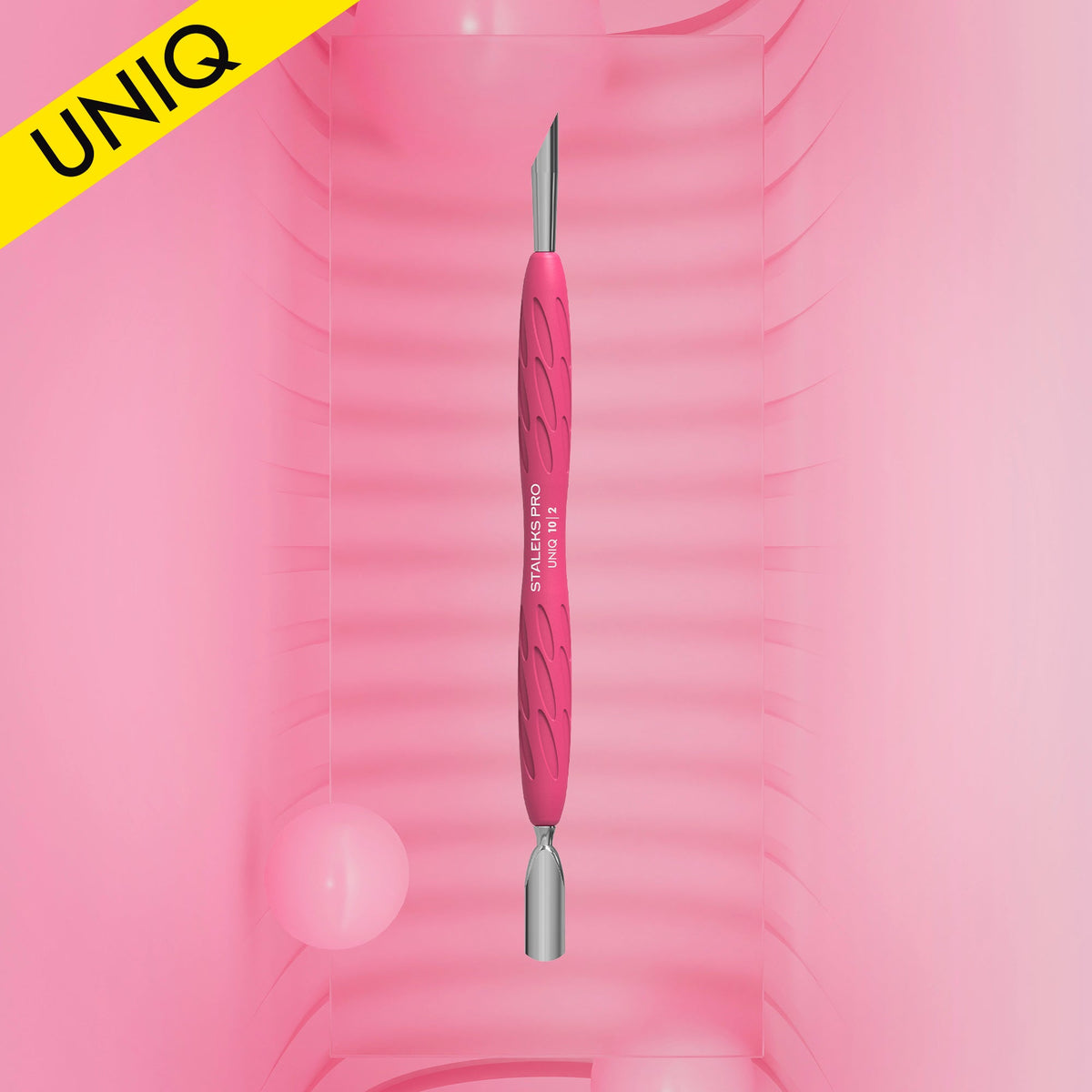 Poussoir à manucure Gummy avec manche en silicone UNIQ 10 TYPE 2 (poussoir arrondi étroit et biseauté)