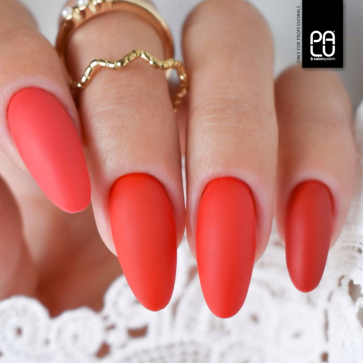 Vernis à ongles hybride Hollywood de PALU R3/11 g